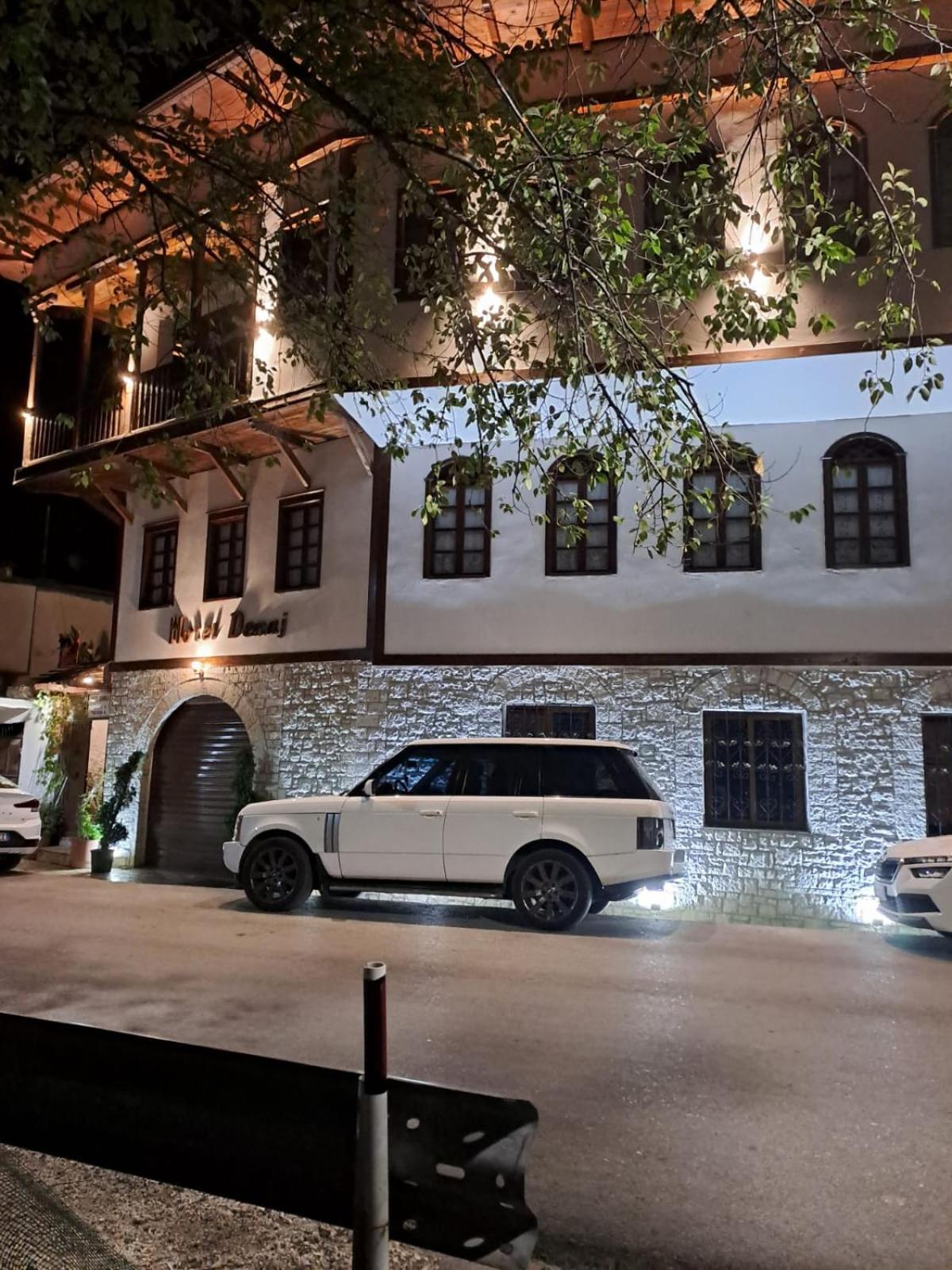 Hotel Demaj Berat Eksteriør billede