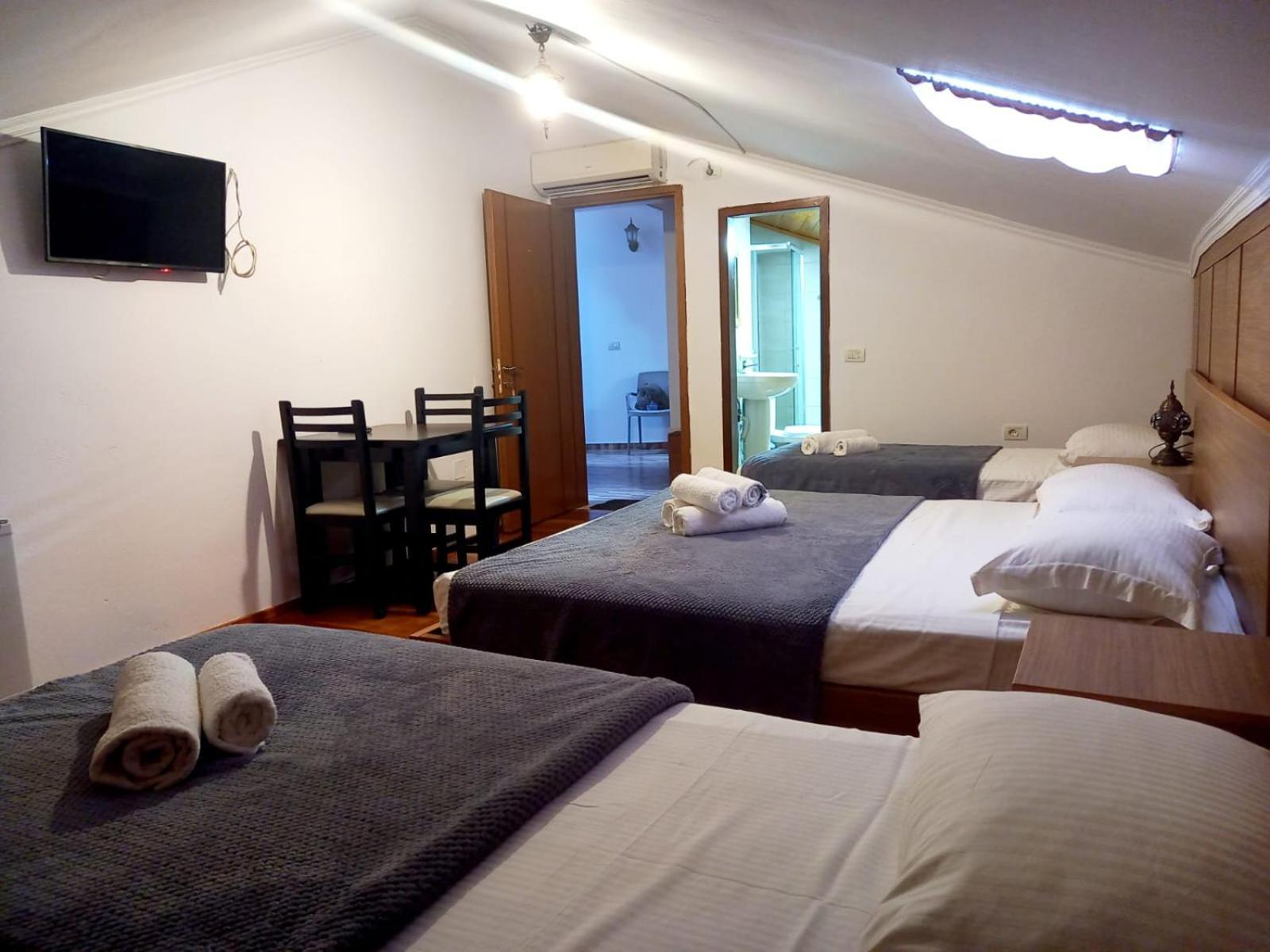 Hotel Demaj Berat Eksteriør billede