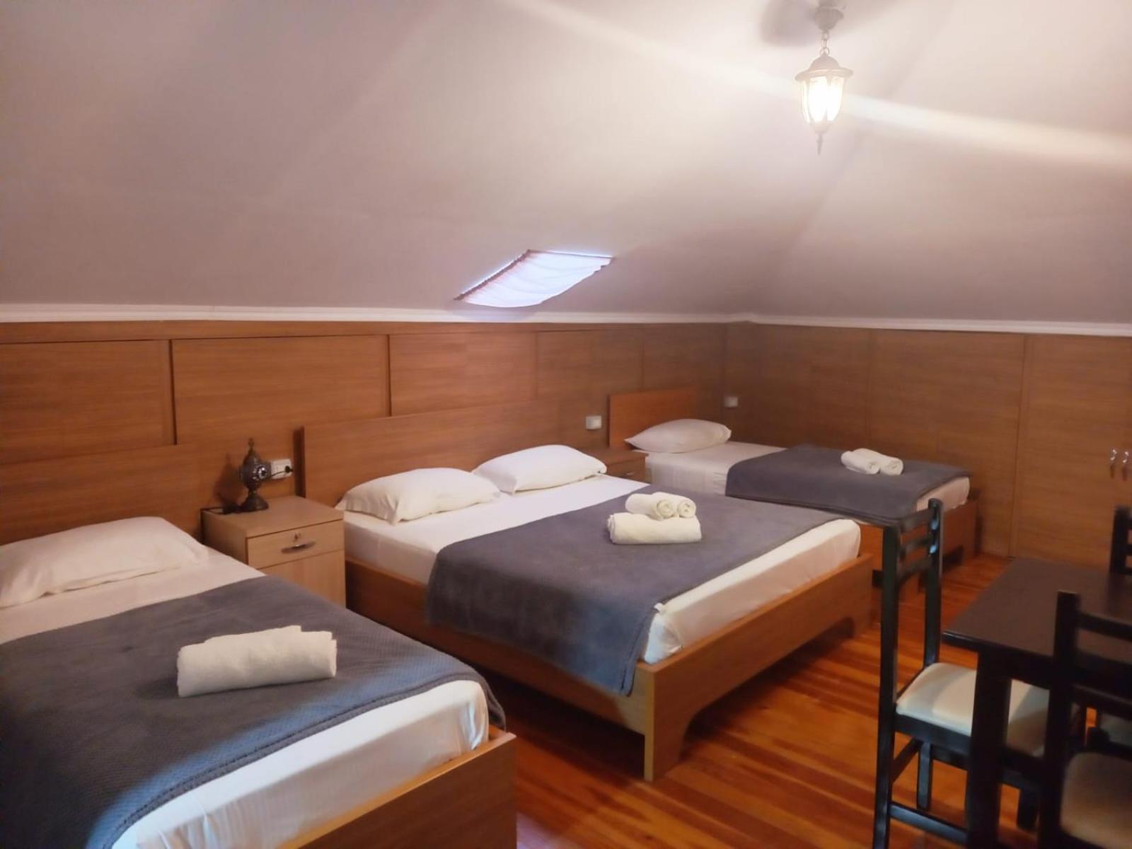 Hotel Demaj Berat Eksteriør billede